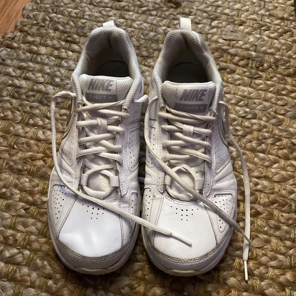 Nike T-Lite XL Sneakers